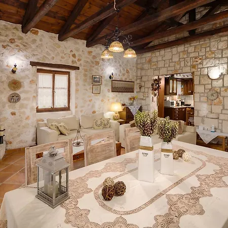 Varta Village - Elea House * Kalipádhon